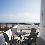 Mykonos Stylish Ivory 1 Bd Apt With Shared Pool