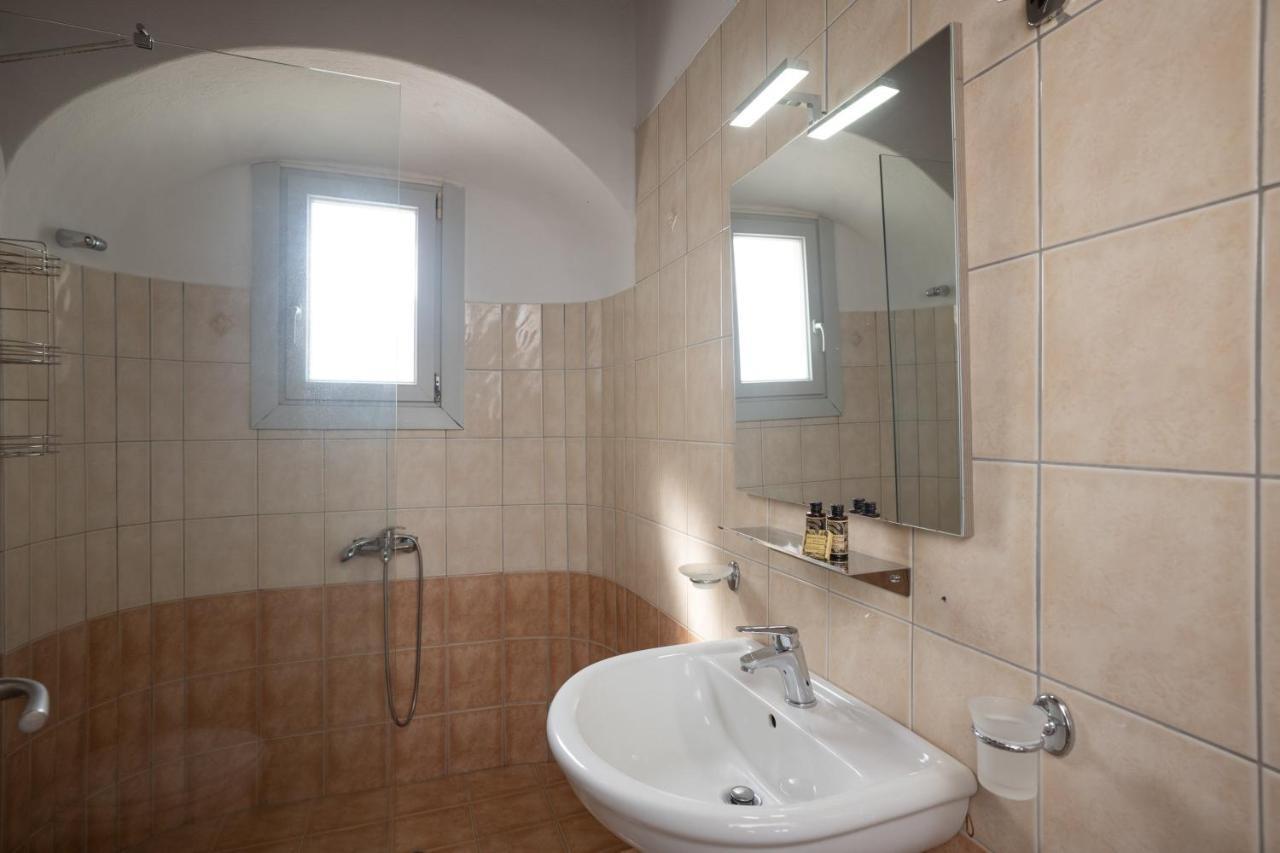 Mykonos Stylish Ivory 1 Bd Apt With Shared Pool Plintri